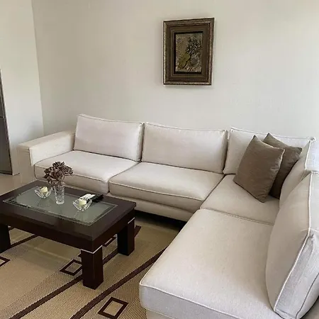 Memas Maisonette *